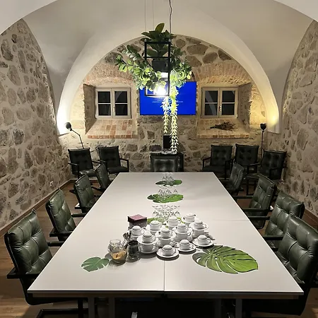 Gut Am Szálloda
